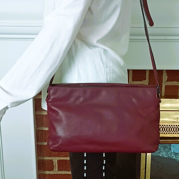 Share Etienne Aigner Leather Crossbody Bag Classic Vintage Oxblood Logo Purse - Picture 2 of 16